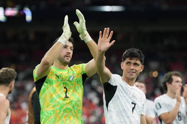 June 26, 2026, Vancouver, Bc, CANADA: New Zealand goalkeeper Max Crocombe (1) and New Zealand s Matthew Garbett (7) wave to the crowd after the loss to Belgium during World Cup Group D soccer match, in Vancouver, on Friday, June 26, 2026. Canada News - June 26, 2026  - ZUMAc35_ 20260626_zaf_c35_437 Copyright: xEthanxCairnsx