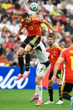 New Zealand vs Belgium - FIFA World Cup, WM, Weltmeisterschaft, Fussball 2026 VANCOUVER, CANADA - JUNE 26 : Vanaken Hans midfielder of Belgium jumping up to reach the ball during the FIFA World Cup 2026 Group G match between New Zealand and Belgium at the BC Place Stadium on June 26, 2026 in Vancouver, Canada, 26 06 2026 Vancouver Canada  Copyright: xNicoxVereeckenx