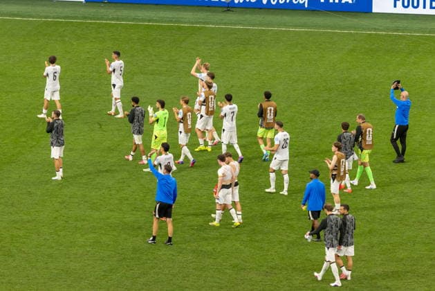 June 27, 2026, Vancouver, Bc, CANADA: New Zealand players acknowledge their fans after a World Cup Group G soccer match loss to Belgium, in Vancouver, on Friday, June 26, 2026. Canada News - June 27, 2026  - ZUMAc35_ 20260627_zaf_c35_027 Copyright: xTimothyxMatweyx