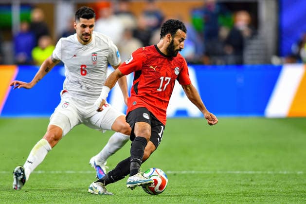 June 26, 2026: Egypt midfielder Ramin Rezaeian (17) moves the ball ahead of Iran midfielder Saeid Ezatolahi (6) during the FIFA World Cup, WM, Weltmeisterschaft, Fussball group stage match between Egypt and Iran in Seattle, WA. The match ended in a 1-1 draw. CSM Seattle United States - ZUMAc04_ 20260626_zma_c04_422 Copyright: xStevexFaberx