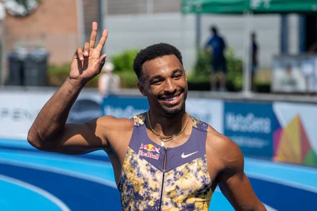 Leo Neugebauer (GER, VfB Stuttgart) mit dem Victory Zeichen. Stadtwerke Ratingen Mehrkampfmeeting 2026, Leichtathletik, 27. u. 28.06.2026 Stadtwerke Ratingen Mehrkampfmeeting 2026, Leichtathletik, 27. u. 28.06.2026 Ratingen *** Leo Neugebauer (GER), VfB Stuttgart, making the victory sign at the Stadtwerke Ratingen Combined Events Meeting 2026, Track and Field, June 27 and 28, 2026 Stadtwerke Ratingen Combined Events Meeting 2026, Track and Field, June 27 and 28, 2026, Ratingen Copyright: xEibner-Pressefoto ThomasxHaeslerx EP_THR