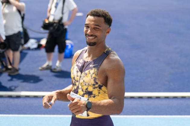 Leo Neugebauer (GER, VfB Stuttgart) gruesst einen Fan. Stadtwerke Ratingen Mehrkampfmeeting 2026, Leichtathletik, 27. u. 28.06.2026 Stadtwerke Ratingen Mehrkampfmeeting 2026, Leichtathletik, 27. u. 28.06.2026 Ratingen *** Leo Neugebauer (GER), VfB Stuttgart, greets a fan at the Stadtwerke Ratingen Combined Events Meeting 2026, Track and Field, June 27 and 28, 2026 Stadtwerke Ratingen Combined Events Meeting 2026, Track and Field, June 27 and 28, 2026, Ratingen Copyright: xEibner-Pressefoto ThomasxHaeslerx EP_THR