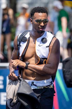 RATINGEN, GERMANY - JUNE 27, 2026 : Leo Neugebauer (GER Germany) with his cooling vest competing during the Multisport Event at Stadion Ratingen on June 27, 2026 in Ratingen, Germany. Nordrhein-Westfalen Germany Copyright: xLeahxKohringx