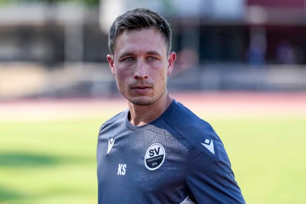 Kevin Stotz (Trainer, Cheftrainer, SVS), Einzelbild, Einzelfoto, Aktion, Action, Porträt, Portrait, 27.06.2026, Wiesloch (Deutschland), Fussball, Testspiel, VfB Wiesloch - SV Sandhausen *** Kevin Stotz, Coach, Head Coach, SVS, Single Frame, Single Photo, Action, Portrait, June 27, 2026, Wiesloch, Germany, Soccer, Friendly Match, VfB Wiesloch vs. SV Sandhausen xozx