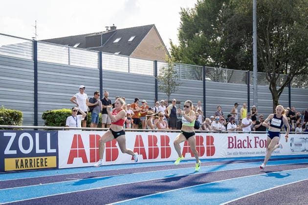 RATINGEN, GERMANY - JUNE 27, 2026 : Marie Dehning (GER Germany), Célia Perron (FRA France) and Léonie Cambours (FRA France) over 200m competing during the Multisport Event at Stadion Ratingen on June 27, 2026 in Ratingen, Germany. Nordrhein-Westfalen Germany Copyright: xLeahxKohringx