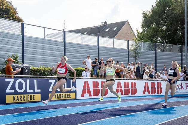 RATINGEN, GERMANY - JUNE 27, 2026 : Marie Dehning (GER Germany), Célia Perron (FRA France) and Léonie Cambours (FRA France) over 200m competing during the Multisport Event at Stadion Ratingen on June 27, 2026 in Ratingen, Germany. Nordrhein-Westfalen Germany Copyright: xLeahxKohringx