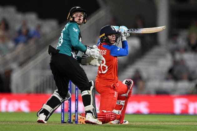 England Women Cricket v New Zealand Women, ICC Women s T20 World Cup Danni Wyatt-Hodge of England hits the ball to the boundary for four runs during the ICC Women s T20 World Cup match between England Women Cricket and New Zealand Women at the Oval, London, UK on 27 June 2026. London Oval London UK Editorial use only , Copyright: xGrahamxHuntx PSI-24402-0117