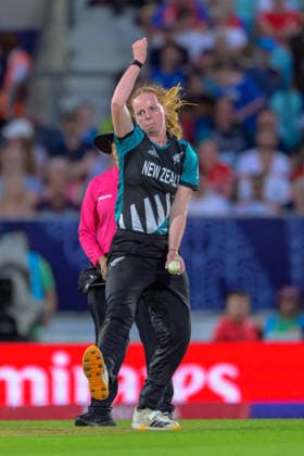 LONDON, ENGLAND JUNE 27 - Bree Illing of New Zealand in bowling action during the ICC Women s T20 World Cup game between England Women and New Zealand Women at Kia Oval on June 27, 2026 in London , England . (Photo by Keeran Marquis Sports Press Photo)  Copyright: xKeeranxMarquis SPPx Sportspressphoto_SPR178393