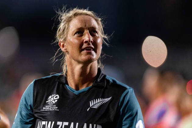LONDON, ENGLAND JUNE 27 - Sophie Devine of New Zealand retires from the field during the ICC Women s T20 World Cup game between England Women and New Zealand Women at Kia Oval on June 27, 2026 in London , England . (Photo by Unnati Naidu Sports Press Photo)  Copyright: xUnnatixNaidu SPPx Sportspressphoto_SPR178398