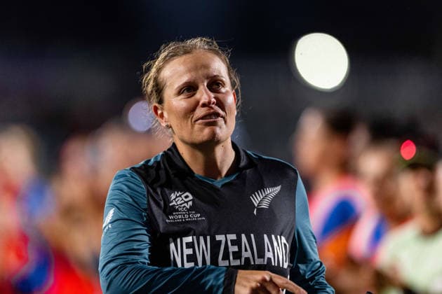 LONDON, ENGLAND JUNE 27 - Lea Tahuhu of New Zealand retires from the field during the ICC Women s T20 World Cup game between England Women and New Zealand Women at Kia Oval on June 27, 2026 in London , England . (Photo by Unnati Naidu Sports Press Photo)  Copyright: xUnnatixNaidu SPPx Sportspressphoto_SPR178399