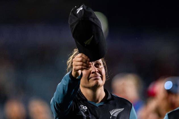 LONDON, ENGLAND JUNE 27 - Lea Tahuhu of New Zealand retires from the field during the ICC Women s T20 World Cup game between England Women and New Zealand Women at Kia Oval on June 27, 2026 in London , England . (Photo by Unnati Naidu Sports Press Photo)  Copyright: xUnnatixNaidu SPPx Sportspressphoto_SPR178403