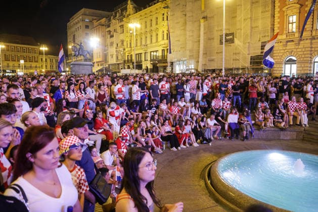 Croatia Fans Watch Ghana Match in Zagreb Croatia supporters gather in Zagreb, Croatia, on June 27, 2026, as they follow the FIFA World Cup, WM, Weltmeisterschaft, Fussball 2026 Group L match between Croatia and Ghana.  MarkoxSeper PIXSELL