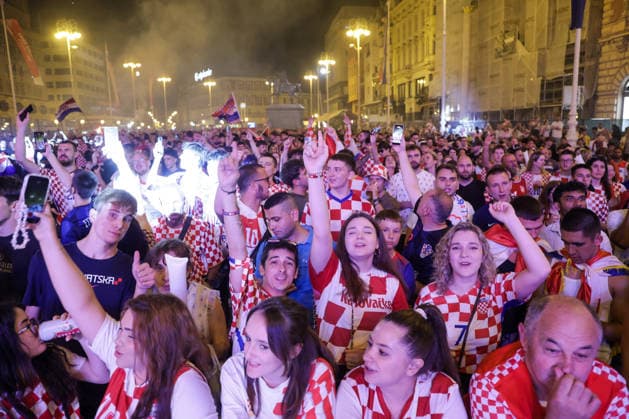 Croatia Fans Watch Ghana Match in Zagreb Croatia supporters gather in Zagreb, Croatia, on June 27, 2026, as they follow the FIFA World Cup, WM, Weltmeisterschaft, Fussball 2026 Group L match between Croatia and Ghana.  MarkoxSeper PIXSELL
