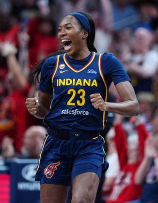 INDIANAPOLIS, IN - JUNE 27: Indiana Fever guard Bree Hall (23) reacts after making a 3 point shot against the Los Angeles Sparks on June 27, 2026, at Gainbridge Fieldhouse in Indianapolis, Indiana. (Photo by Brian Spurlock Icon Sportswire) WNBA, Basketball Damen, USA JUN 27 Los Angeles Sparks at Indiana Fever EDITORIAL USE ONLY Icon26062713