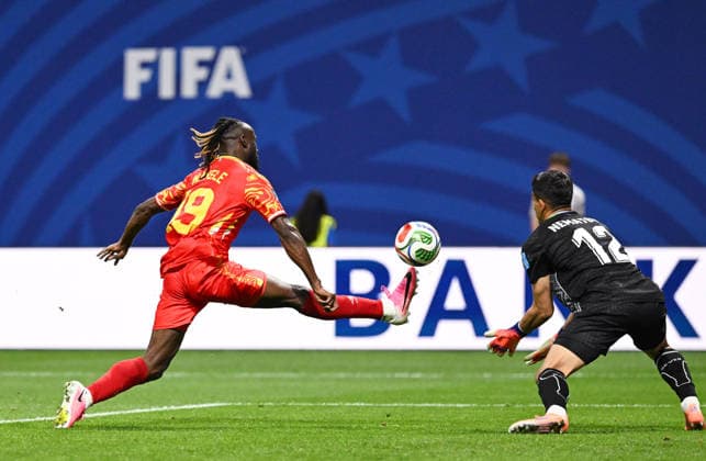 (260628) -- ATLANTA, June 28, 2026 -- Abduvohid Nematov (R), goalkeeper of Uzbekistan, competes during the group K match between the Democratic Republic of the Congo and Uzbekistan at the 2026 FIFA World Cup, WM, Weltmeisterschaft, Fussball at Atlanta Stadium in Atlanta, the United States, June 27, 2026. ) (SP)U.S.-ATLANTA-FOOTBALL-FIFA WORLD CUP-GROUP K-COD VS UZB JuxHuanzong 