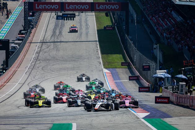 Spielberg, Österreich 26.-28. Juni 2026: Formel 1 - Großer Preis von Österreich - 2026 - Spielberg - Sonntag Formel 2 Haupt Rennen Start Im Bild: Noel Leon (MEX) führt das Feld in die erste Kurve Red Bull Ring *** Spielberg, Austria, June 26–28, 2026; 2026 Formula 1 Austrian Grand Prix, Spielberg, Sunday; Formula 2 Main Race Start; Pictured: Noel Leon (MEX) leads the field into the first corner at the Red Bull Ring Copyright: xFotostandx xFabianxWernerx-xSpeedpicturesx