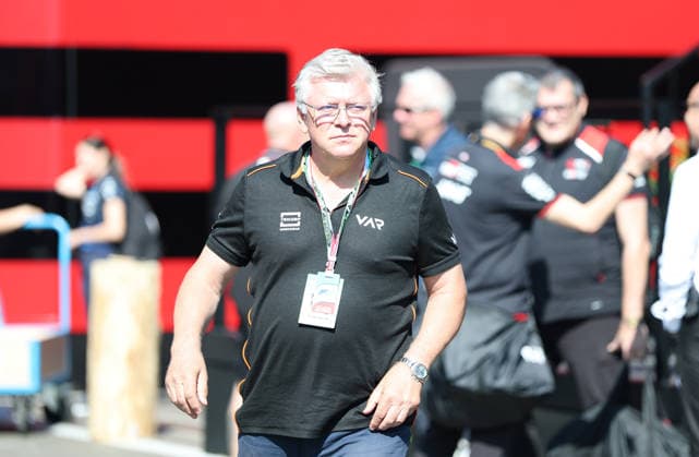 28.06.2026, Red Bull Ring, Spielberg, Formel 1 Großer Preis von Österreich 2026 , im Bild Otmar Szafnauer, Geschäftsleiter von Van Amersfoort Racing (Photo by Milan Klemenc Hasan Bratic DeFodi Images) - *** June 28, 2026, Red Bull Ring, Spielberg, 2026 Formula 1 Austrian Grand Prix; pictured: Otmar Szafnauer, Managing Director of Van Amersfoort Racing. Photo by Milan Klemenc, Hasan Bratic, DeFodi Images