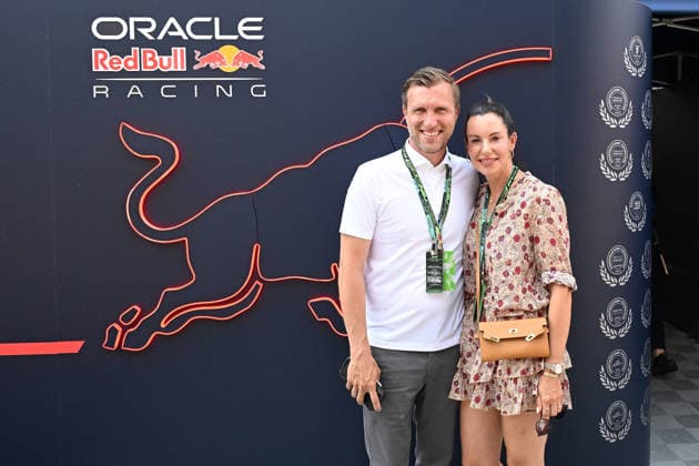 28.06.2026, xsvx, Motorsport FIA Formel 1, Grand Prix von Österreich v.l. Markus Krösche (Eintracht Frankfurt) mit Ehefrau Viktoria (FIA REGULATIONS PROHIBIT ANY USE OF PHOTOGRAPHS as IMAGE SEQUENCES and or QUASI-VIDEO) Zeltweg-Spielberg *** June 28, 2026, xsvx, Motorsport FIA Formula 1, Austrian Grand Prix by Markus Krösche of Eintracht Frankfurt with his wife Viktoria. FIA REGULATIONS PROHIBIT ANY USE OF PHOTOGRAPHS AS IMAGE SEQUENCES AND OR QUASI-VIDEO. Zeltweg, Spielberg
