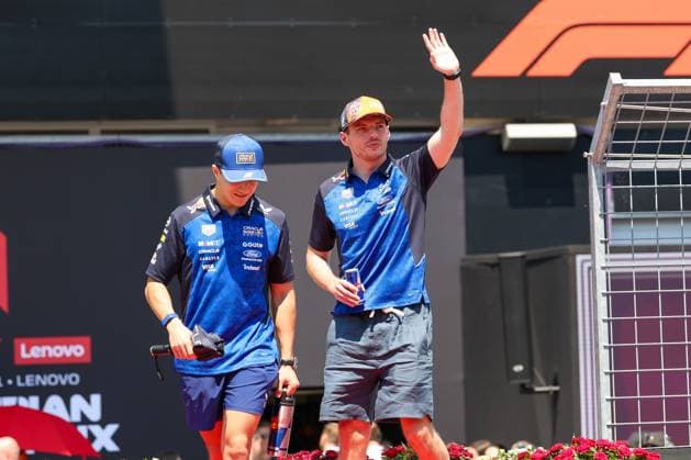 Drivers Parade, Isack Hadjar (Oracle Red Bull Racing 6), Max Verstappen (Oracle Red Bull Racing 3), Rennen, Grosser Preis von Oesterreich, Motorsport, Herren, Formel 1, 28.06.2026 Spielberg Steiermark Oesterreich *** Drivers Parade, Isack Hadjar Oracle Red Bull Racing 6, Max Verstappen Oracle Red Bull Racing 3, Race, Austrian Grand Prix, Motorsports, Men, Formula 1, June 28, 2026, Spielberg, Styria, Austria Copyright: xkolbert-press ChristianxKolbertx