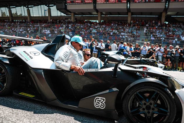 F1 - AUSTRIAN GRAND PRIX 2026 RUSSELL George (gbr), Mercedes AMG F1 Team W17, portrait KTM X Bow drivers parade during the Formula 1 Austrian Grand Prix 2026, 8th round of the 2026 Formula One World Championship, WM, Weltmeisterschaft from June 26 to 28, 2026 on the Red Bull Ring, in Spielberg, Austria - SpielbergAustria  Copyright: xANTONINxVINCENTx