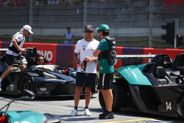 F1 - AUSTRIAN GRAND PRIX 2026 PEREZ Sergio (mex), Cadillac F1 Team MAC-26, ALONSO Fernando (spa), Aston Martin F1 Team Honda AMR26, portrait drivers parade during the Formula 1 Austrian Grand Prix 2026, 8th round of the 2026 Formula One World Championship, WM, Weltmeisterschaft from June 26 to 28, 2026 on the Red Bull Ring, in Spielberg, Austria - SpielbergAustria  Copyright: xANTONINxVINCENTx