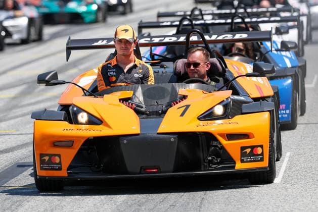 Drivers Parade, Lando Norris (McLaren Formula 1 Team 1), Rennen, Grosser Preis von Oesterreich, Motorsport, Herren, Formel 1, 28.06.2026 Spielberg Steiermark Oesterreich *** Drivers Parade, Lando Norris, McLaren Formula 1 Team 1, Race, Austrian Grand Prix, Motorsports, Men, Formula 1, June 28, 2026, Spielberg, Styria, Austria Copyright: xkolbert-press ChristianxKolbertx