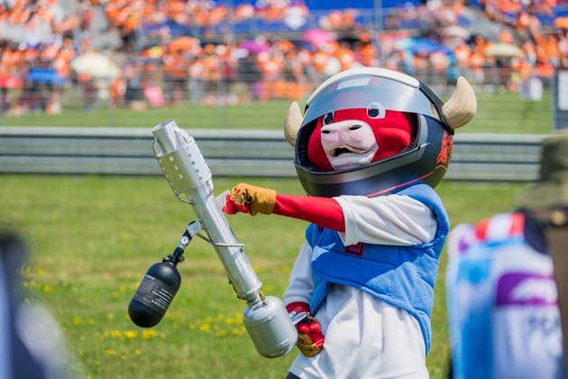 MOTORSPORTS, FORMULA 1 - GP of Austria 2026 SPIELBERG,AUSTRIA,28.JUN.26 - MOTORSPORTS, FORMULA 1 - Grand Prix of Austria, Red Bull Ring. Image shows a feature of a mascot.  GEPAxpictures xMatthiasxTrinkl