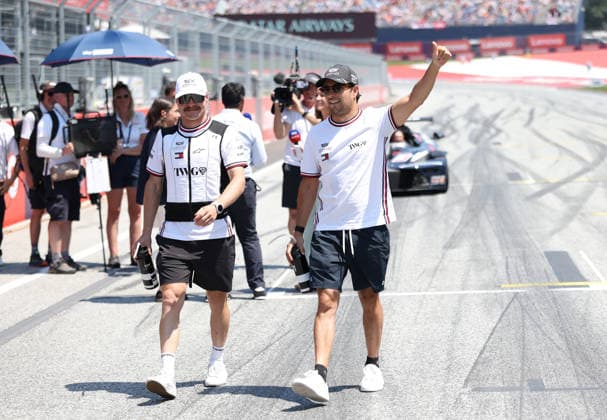 28.06.2026, Red Bull Ring, Spielberg, Formel 1 Großer Preis von Österreich 2026 , im Bild Fahrerparade Fahrerparade, Valtteri Bottas (FIN), Cadillac Formula 1 Team. Sergio Perez (Mex), Cadillac Formula 1 Team (Photo by Milan Klemenc Hasan Bratic DeFodi Images) - *** June 28, 2026, Red Bull Ring, Spielberg, 2026 Formula 1 Austrian Grand Prix, pictured: drivers parade, Valtteri Bottas (FIN), Cadillac Formula 1 Team; Sergio Perez (MEX), Cadillac Formula 1 Team. Photo by Milan Klemenc and Hasan Bratic, DeFodi Images