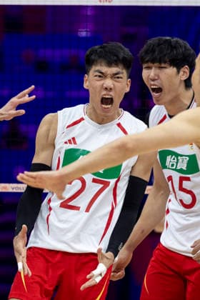 VNL China - Germany 28.06.2026 volleyball, Gliwice , Arena Pre Zero , Mens Volleyball Nations League 2026 FIVB VNL (siatkowka, Liga Narodow, Chiny - Niemcy ), game , match China - Germany image shows: Zhihong Xue (27) Shikun Peng (15) photo Katarzyna Plewczynska Fotostyk Copyright: xKatarzynaxPlewczynskax 20260628KAPL5952