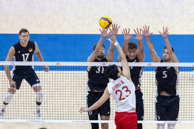 VNL China - Germany 28.06.2026 volleyball, Gliwice , Arena Pre Zero , Mens Volleyball Nations League 2026 FIVB VNL (siatkowka, Liga Narodow, Chiny - Niemcy ), game , match China - Germany image shows: Jan Zimmermann (17) Yann Bohme (31) Bin Wang (23) Tobias Krick (2R) Moritz Reichert (R) photo Katarzyna Plewczynska Fotostyk Copyright: xKatarzynaxPlewczynskax 20260628KAPL5198
