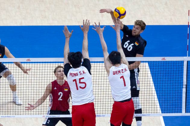 VNL China - Germany 28.06.2026 volleyball, Gliwice , Arena Pre Zero , Mens Volleyball Nations League 2026 FIVB VNL (siatkowka, Liga Narodow, Chiny - Niemcy ), game , match China - Germany image shows: Shikun Peng (15) Zihua Wen (1) Erik Rohrs (66) photo Katarzyna Plewczynska Fotostyk Copyright: xKatarzynaxPlewczynskax 20260628KAPL5316