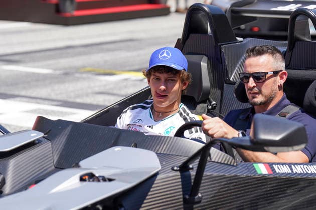 FORMULA ONE AUSTRIAN GRAND PRIX 2026 Kimi Antonelli 12 (ITA) Mercedes at the Driver s Parade during the Formula 1 Lenovo Austrian Grand Prix 2026, 8th round of the 2026 Formula 1 World Championship, WM, Weltmeisterschaft from 26th-28th June, 2026 at the Red Bull Ring, Spielberg, Austria. Credit: Robbie Hoad Every Second Media Editorial use only. All images are copyright Every Second Media Limited. No images may be reproduced without prior permission. Copyright: xIMAGO EveryxSecondxMediax ESM-2048-0420 RobbiexHoadx xEveryxSecondxMediax