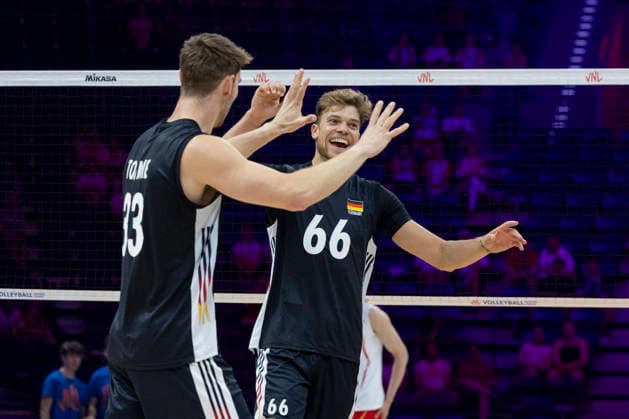 VNL China - Germany 28.06.2026 volleyball, Gliwice , Arena Pre Zero , Mens Volleyball Nations League 2026 FIVB VNL (siatkowka, Liga Narodow, Chiny - Niemcy ), game , match China - Germany image shows: Simon Valentin Torwie (L) Erik Rohrs (R) photo Katarzyna Plewczynska Fotostyk Copyright: xKatarzynaxPlewczynskax 20260628KAPL5711