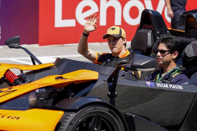 FORMULA ONE AUSTRIAN GRAND PRIX 2026 Oscar Piastri 81 (AUS) McLaren at the Driver s Parade during the Formula 1 Lenovo Austrian Grand Prix 2026, 8th round of the 2026 Formula 1 World Championship, WM, Weltmeisterschaft from 26th-28th June, 2026 at the Red Bull Ring, Spielberg, Austria. Credit: Robbie Hoad Every Second Media Editorial use only. All images are copyright Every Second Media Limited. No images may be reproduced without prior permission. Copyright: xIMAGO EveryxSecondxMediax ESM-2048-0424 RobbiexHoadx xEveryxSecondxMediax