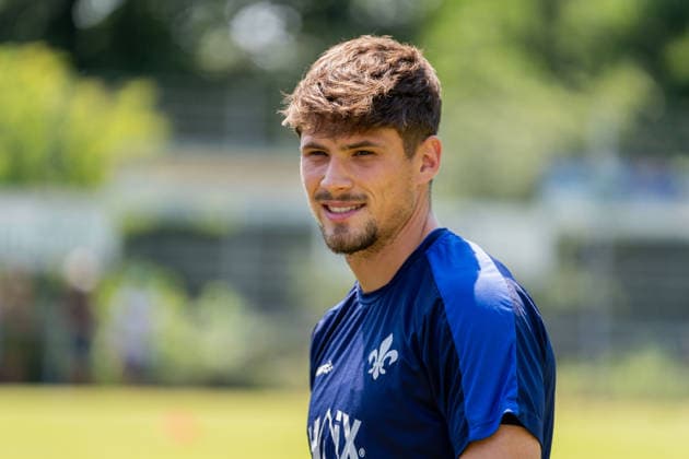 Freisteller, Portrait Leon Klassen (SV Darmstadt 98, 03), GER, Trainingsauftakt SV Darmstadt 98, Fussball, 2. Bundesliga, Saison 2026 2027, 28.06.2026, DFL REGULATIONS PROHIBIT ANY USE OF PHOTOGRAPHS AS IMAGE SEQUENCES AND OR QUASI-VIDEO, GER, Trainingsauftakt SV Darmstadt 98, Fussball, 2. Bundesliga, Saison 2026 2027, 28.06.2026 Lindenfels-Winterkasten *** Cropped photo, portrait of Leon Klassen, SV Darmstadt 98, 03, GER, SV Darmstadt 98 training kickoff, soccer, 2. Bundesliga, 2026–2027 season, June 28, 2026, DFL regulations prohibit any use of photographs as image sequences and or quasi-video, GER, SV Darmstadt 98 training kickoff, soccer, 2. Bundesliga, 2026–2027 season, June 28, 2026, Lindenfels Winterkasten Copyright: xEibner-Pressefoto Jan-NiclasxGrox EP_JGG