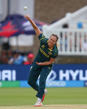 LONDON, ENGLAND - JUNE 28: Ellyse Perry of Australia in bowling action during the ICC Women s T20 World Cup match between Australia and India at Lord s Cricket Ground on June 28, 2026 in London, England.  Copyright: xJayxPatel SPPx Sportspressphoto_SPR179288