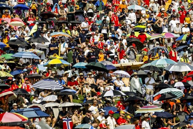 SPIELBERG - Fans in the stands at the Red Bull Ring race circuit during the Austrian Grand Prix. SEM VAN DER WAL ANP xVIxANPxSportx xxANPxIVx 562271280 originalFilename: 562271280.jpg