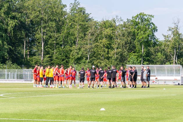 Ansprache von Cheftrainer Frank Schmidt (FC Heidenheim, Cheftrainer), 1.FC Heidenheim, Trainingsauftakt, Fußball, 2. Bundesliga, Saison 2026 2027, 28.06.2026, 1.FC Heidenheim, Trikotvorstellung, Fußball, 2. Bundesliga, Saison 2026 2027, 28.06.2026 Heidenheim *** Remarks by Head Coach Frank Schmidt, FC Heidenheim, Head Coach, 1 FC Heidenheim, Start of Training, Soccer, 2. Bundesliga, 2026–2027 Season, June 28, 2026, 1 FC Heidenheim, jersey unveiling, soccer, 2. Bundesliga, 2026–2027 season, June 28, 2026, Heidenheim Copyright: xEibner-Pressefoto MaxxVogelx EP_MVL