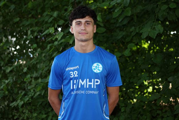 Stuttgart -Degerloch, Fußball SV Stuttgarter Kickers Trainingsauftakt, Neuzugang Leandro Mendes-Rangel (Kader U19) *** Stuttgart Degerloch, Soccer: SV Stuttgarter Kickers Kick Off Training, New Signing Leandro Mendes Rangel, U19 Roster