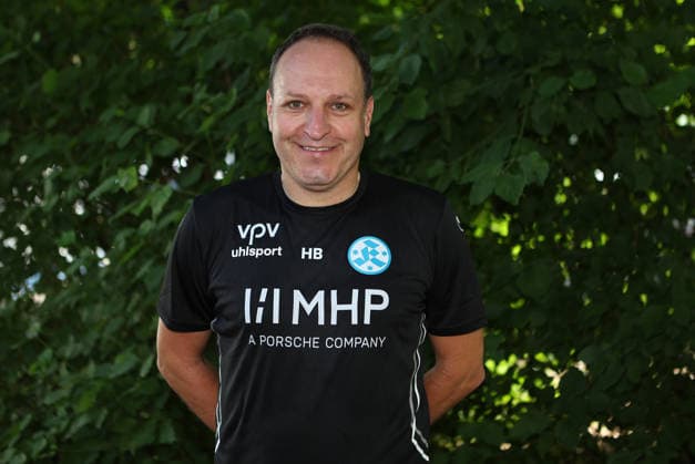 Stuttgart -Degerloch, Fußball SV Stuttgarter Kickers Trainingsauftakt, Trainer Holger Bachthaler *** Stuttgart Degerloch, Soccer: SV Stuttgarter Kickers Kick Off Training, Coach Holger Bachthaler