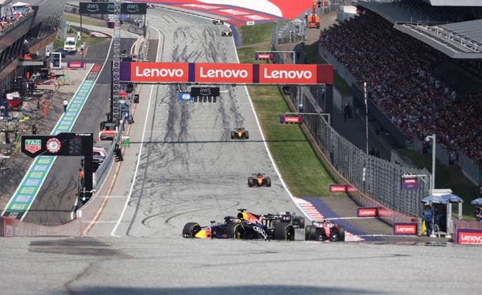 28.06.2026, Red Bull Ring, Spielberg, Formel 1 Großer Preis von Österreich 2026 , im Bild Max Verstappen (NLD), Oracle Red Bull Racing, Charles Leclerc (MCO), Scuderia Ferrari HP (Photo by Alessandro Martellotta Hasan Bratic DeFodi Images) - *** June 28, 2026, Red Bull Ring, Spielberg, 2026 Formula 1 Austrian Grand Prix; pictured: Max Verstappen (NLD), Oracle Red Bull Racing; Charles Leclerc (MCO), Scuderia Ferrari; HP Photo by Alessandro Martellotta, Hasan Bratic, DeFodi Images