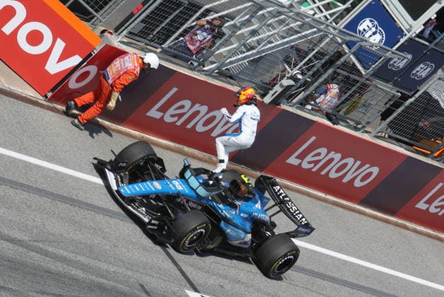 28.06.2026, Red Bull Ring, Spielberg, Formel 1 Großer Preis von Österreich 2026 , im Bild Carlos Sainz Jr. (ESP), Atlassian Williams F1 Team stellt sein Auto mit Defekt auf der Start-Zielgeraden ab. (Photo by Alessandro Martellotta Hasan Bratic DeFodi Images) - *** June 28, 2026, Red Bull Ring, Spielberg, 2026 Formula 1 Austrian Grand Prix; pictured: Carlos Sainz Jr. (ESP) of the Atlassian Williams F1 Team parks his car, which has suffered a mechanical failure, on the start-finish straight. Photo by Alessandro Martellotta, Hasan Bratic, DeFodi Images