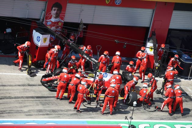 28.06.2026, Red Bull Ring, Spielberg, Formel 1 Großer Preis von Österreich 2026 , im Bild Boxenstop für Lewis Hamilton (GBR), Scuderia Ferrari HP (Photo by Alessandro Martellotta Hasan Bratic DeFodi Images) - *** June 28, 2026, Red Bull Ring, Spielberg, 2026 Formula 1 Austrian Grand Prix; pictured: a pit stop for Lewis Hamilton (GBR), Scuderia Ferrari HP Photo by Alessandro Martellotta, Hasan Bratic, DeFodi Images