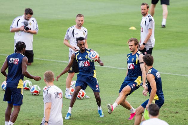 260628 Taha Ali and Benjamin Nygren of the Swedish national football team at a training session during day 18 of the FIFA World Cup, WM, Weltmeisterschaft, Fussball 2026 on June 28, 2026 in Dallas. Photo: Petter Arvidson BILDBYRAN kod PA PA1263 fotboll football soccer fotball vm fotbolls-vm fotball-vm fotbolls-vm 2026 fifa world cup 2026 träning practice training sverige sweden sverige a day 18 bbeng *** June 28, 2026: Taha Ali and Benjamin Nygren of the Swedish national soccer team at a training session on Day 18 of the 2026 FIFA World Cup on June 28, 2026 in Dallas. Photo by Petter Arvidson, BILDBYRAN. Code: PA PA1263. soccer, football, soccer, World Cup, soccer World Cup, soccer World Cup, soccer World Cup 2026, FIFA World Cup 2026, training, practice, Sweden, Sweden A, day 18 bbeng  Copyright: PETTERxARVIDSON BB260628PA006