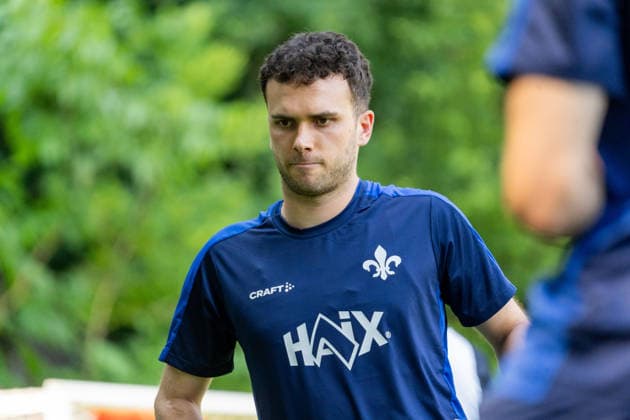 Freisteller, Portrait Sergio Lopez (SV Darmstadt 98, 02) waehrend einer Uebung beim Training, GER, Trainingsauftakt SV Darmstadt 98, Fussball, 2. Bundesliga, Saison 2026 2027, 28.06.2026, DFL REGULATIONS PROHIBIT ANY USE OF PHOTOGRAPHS AS IMAGE SEQUENCES AND OR QUASI-VIDEO, GER, Trainingsauftakt SV Darmstadt 98, Fussball, 2. Bundesliga, Saison 2026 2027, 28.06.2026 Lindenfels-Winterkasten *** Close-up, Portrait of Sergio Lopez of SV Darmstadt 98, 02, during a drill at practice, GER, SV Darmstadt 98 s first training session of the season, Soccer, 2. Bundesliga, 2026–2027 season, June 28, 2026, DFL regulations prohibit any use of photographs as image sequences and or quasi-video, GER, SV Darmstadt 98 training kickoff, soccer, 2. Bundesliga, 2026–2027 season, June 28, 2026, Lindenfels Winterkasten Copyright: xEibner-Pressefoto Jan-NiclasxGrox EP_JGG