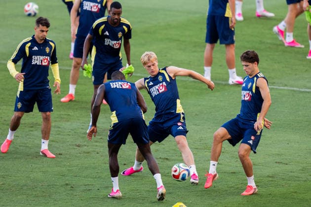 260628 Yasin Ayari, Alexander Isak, Lucas Bergvall and Besfort Zeneli of the Swedish national football team at a training session during day 18 of the FIFA World Cup, WM, Weltmeisterschaft, Fussball 2026 on June 28, 2026 in Dallas. Photo: Petter Arvidson BILDBYRAN kod PA PA1263 fotboll football soccer fotball vm fotbolls-vm fotball-vm fotbolls-vm 2026 fifa world cup 2026 träning practice training sverige sweden sverige a day 18 bbeng *** June 28, 2026: Yasin Ayari, Alexander Isak, Lucas Bergvall, and Besfort Zeneli of the Swedish national soccer team at a training session on Day 18 of the 2026 FIFA World Cup on June 28, 2026 in Dallas. Photo by Petter Arvidson. BILDBYRAN code PA PA1263 soccer football fotball World Cup soccer World Cup 2026 FIFA World Cup 2026 training practice Sweden Sweden A Day 18 bbeng  Copyright: PETTERxARVIDSON BB260628PA003