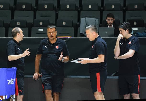 Turkish National Basketball Team training session ahead of FIBA World Cup Qualifiers ISTANBUL, TURKIYE - JUNE 28: Head coach Ergin Ataman (2nd L) is seen during a training session of the Turkish National Men s Basketball Team ahead of their upcoming matches against Bosnia and Herzegovina, and Switzerland for the 2027 FIBA Basketball World Cup European Qualifiers, at Besiktas GAIN Sports Complex in Istanbul, Turkiye on June 28, 2026. The first 10 minutes of the practice session, which included passing and warm-up drills, were open to the press. Esra Bilgin Anadolu Istanbul Turkey. Editorial use only. Please get in touch for any other usage.  Copyright: x2026xAnadoluxEsraxBilginx