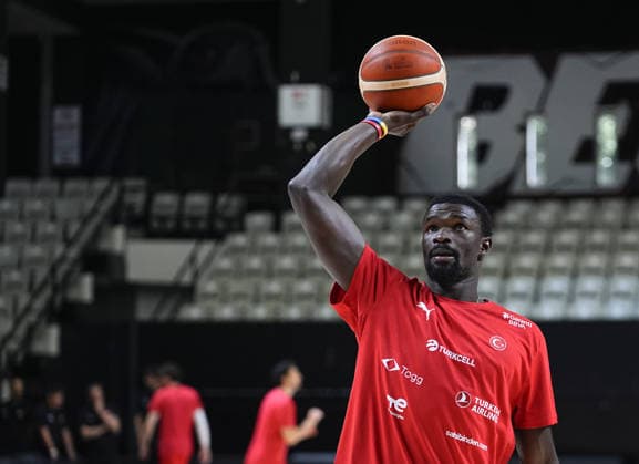 Turkish National Basketball Team training session ahead of FIBA World Cup Qualifiers ISTANBUL, TURKIYE - JUNE 28: National player Adem Bona is seen during a training session of the Turkish National Men s Basketball Team under the management of head coach Ergin Ataman ahead of their upcoming matches against Bosnia and Herzegovina, and Switzerland for the 2027 FIBA Basketball World Cup European Qualifiers, at Besiktas GAIN Sports Complex in Istanbul, Turkiye on June 28, 2026. The first 10 minutes of the practice session, which included passing and warm-up drills, were open to the press. Esra Bilgin Anadolu Istanbul Turkey. Editorial use only. Please get in touch for any other usage.  Copyright: x2026xAnadoluxEsraxBilginx