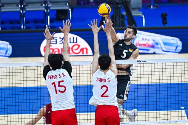 Gliwice 28.06.2026. Volleyball Men s Volleyball Nations League season 2026 match between China and Germany in Gliwice, Poland. --- Siatkowka Liga Narodow sezon 2026 mecz: Chiny - Niemcy. Persons shown: Moritz Reichert Shikun Peng Chuan Jiang Fot. Antoni Dec Arena Akcji NEWSPIX.PL --- newspix.pl 