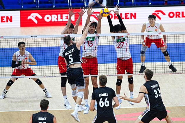 Gliwice 28.06.2026. Volleyball Men s Volleyball Nations League season 2026 match between China and Germany in Gliwice, Poland. --- Siatkowka Liga Narodow sezon 2026 mecz: Chiny - Niemcy. Persons shown: Moritz Reichert Shikun Peng Zhihong Xue Fot. Antoni Dec Arena Akcji NEWSPIX.PL --- newspix.pl 